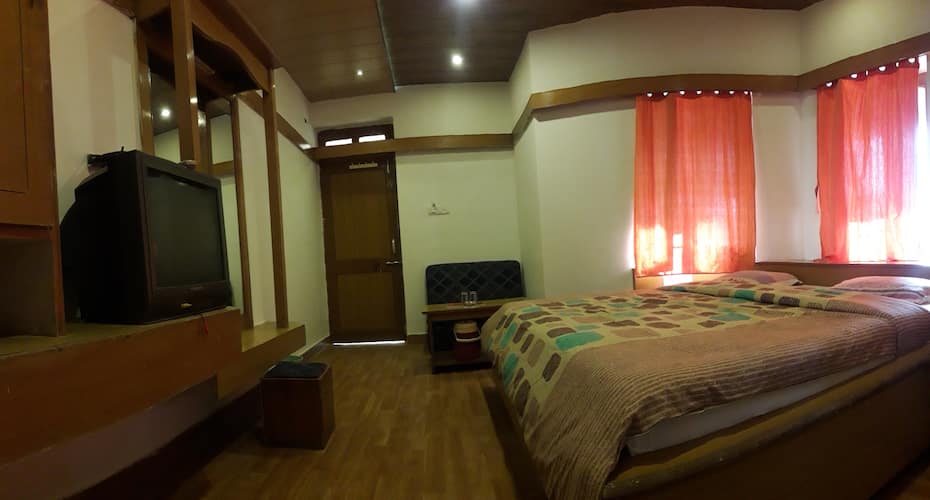 Shree Rajendra Hotel, Mount Abu 5